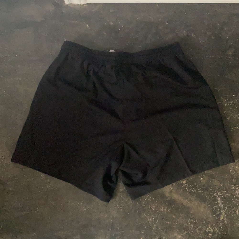Women’s Nike black short - Picture 4 of 4